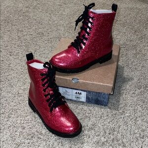 New in box, Hot Pink Glitter Boots (Y4)